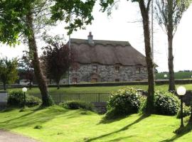 An Maide Bán, Cootehill，位于库特希尔的酒店