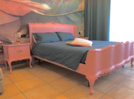 Menaggio centro: Gold Luxury Home - 5 ospiti，位于梅纳焦的酒店