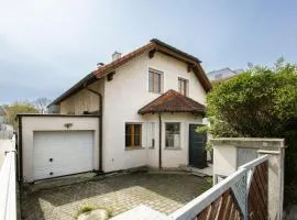 4-Bedroom House & Large Garden