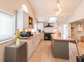 Quiet Self contained Cottage near Delamere Forest，位于卡丁同的酒店