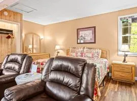 Carr's Northside Hotel and Cottages
