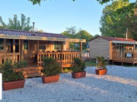Mobile home Viareggio - Camping Paradiso- Including airco -Zona Gialla 016，位于维亚雷焦的豪华帐篷营地