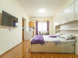 Residencial LiviaMilena Santa Maria，位于圣玛丽亚的酒店