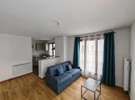 Nice apartment with terrace near Stade de France