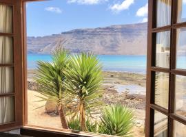 Flor de Cactus, La Graciosa，位于塞博河畔卡莱塔的乡村别墅