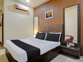 Flagship Hotel Lotus Residency Near Anand Nagar Metro Station，位于Mire的酒店