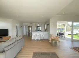 Oneroa Hillcrest - Stay Waiheke