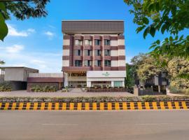Hotel Centre Point Jamshedpur，位于贾姆谢德布尔索纳里机场 - IXW附近的酒店