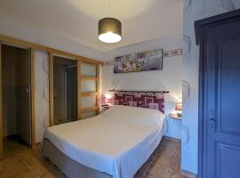 Guestroom Pérassay, 1 pièce, 2 personnes - FR-1-591-450，位于Vijon的住宿加早餐旅馆