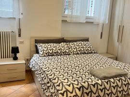 85 mjka house free parking COMO，位于Albese Con Cassano的酒店