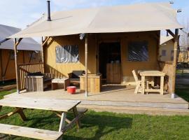 Glamping met bar en privé sanitair voor 5 Personen Sneezy，位于Behelp的酒店