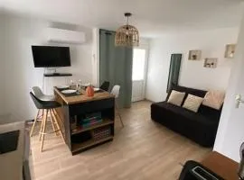 Le HappyNous, cosy, climatisé, wifi, parking privé intérieur