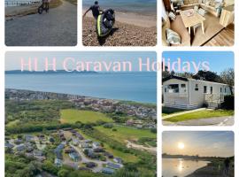 Coastal Retreat a gorgeous 3 bedroom Caravan B46，位于Everton的度假村