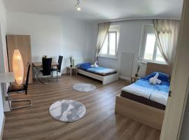 Kiki Living - Peaceful Apartment in Schwechat #2，位于施韦夏特的酒店