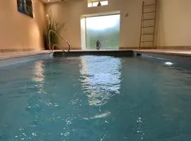 Mon Petit Paradis, Piscine Intérieure Chauffée Privative