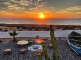 Riad & Restaurant Ocean Beach Douira，位于阿加迪尔的摩洛哥传统庭院