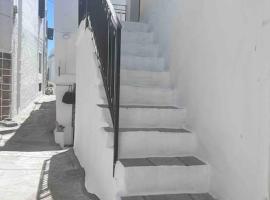 Skyros village traditional house Eva，位于斯基罗斯岛的酒店