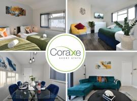 3 Bedroom Blissful Living for Contractors and Families Choice by Coraxe Short Stays，位于提伯利的酒店