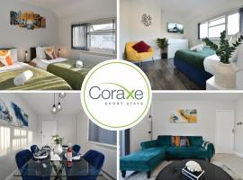 3 Bedroom Blissful Living for Contractors and Families Choice by Coraxe Short Stays，位于提伯利的低价酒店