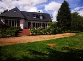 Les Logis de Catherine et Serge，位于Genêts的酒店