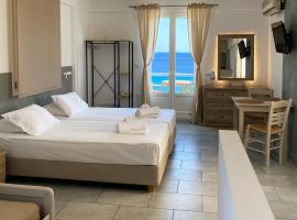 Agnadi Syros Beachfront Studios & Rooms，位于梅加斯·亚洛斯-奈特斯的酒店