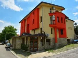 Eleganza Family Hotel - Free Parking