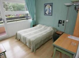 Arcantis Hôtel Paris - Madrid，位于Lesperon的酒店