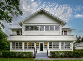 Historic home lake access, near parks and venues