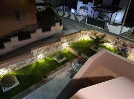 PICCOLO PARADISO Suite LUNA，位于Scafa的酒店