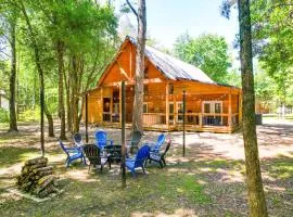 Pet-Friendly Broken Bow Cabin with Private Hot Tub!