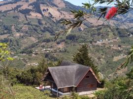 Casa Roble Cabaña romántica en la montaña de Costa Rica，位于San Cristóbal Sur的酒店