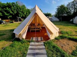 Japanese tent Secret garden glamping，位于特伦托河上的纽瓦克的酒店