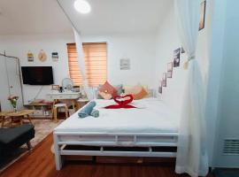 S&E-1 Tiny Guest House - Olango Island，位于Lapu Lapu City的民宿