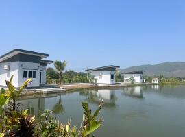 White House fishing lake & homestay，位于Ban Wak的民宿