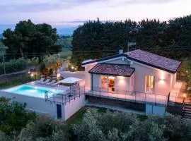 DIMORA CAMPO DELLE MURA 4&2, Emma Villas