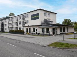 B&B HOTEL Berlin-Adlershof，位于柏林克佩尼克的酒店