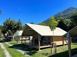 Glamping Camping Rivabella，位于莱科的豪华帐篷