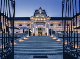 Best Western Premier Hotel de la Cite Royale，位于洛什洛什城堡附近的酒店