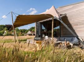 Tiny House Stijl & natuur nabij Brugge!，位于贝尔内姆的小屋