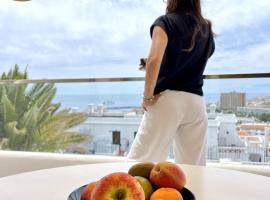 Sunshine Luxury View Los Cristianos，位于洛斯克里斯蒂亚诺斯的酒店