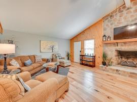 Kentucky Getaway with Access to Rough River Lake!，位于Leitchfield的酒店