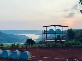 Yuva Yatri Campsite，位于马哈巴莱斯赫瓦尔的酒店