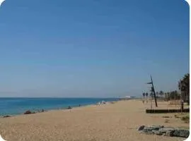 Vivienda cerca de la playa y Barcelona