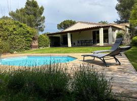 Villa de vacances nichée dans la Garrigues, à 10 minutes d'Avignon，位于阿维尼翁新城的酒店