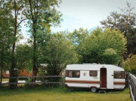 WOODMOOD Caravan Experience，位于洛伊克的豪华帐篷营地