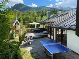 C4S COME4STAY - Alpenblick Watzmann-Kehlstein - TOP Lage im Berchtesgadener Land I bis zu 10 Personen I große Terrasse mit Blick auf die Berge I Smart TV I Billiard I WLAN I kostenloser Parkplatz