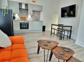 Flat Opposite Wakefield College with FREE Parking and 5 Mins Walk to Train Station，位于韦克菲尔德的酒店