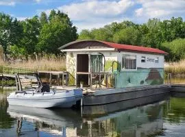 Nice Ship In Havelsee Ot Kützkow