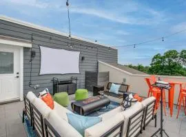 Rooftop Movie Oasis: 3bd - Games - Patio