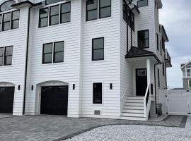Brand New Construction For 2024! 5 Bedroom Townhome!，位于Spray Beach的公寓